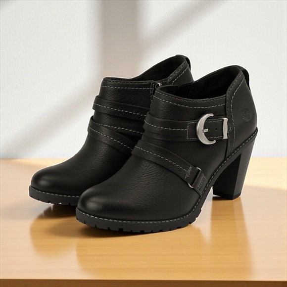 Timberland Shoes - Women’s Timberland Earth keepers Leather Ankle Biker Boots Black size 7M